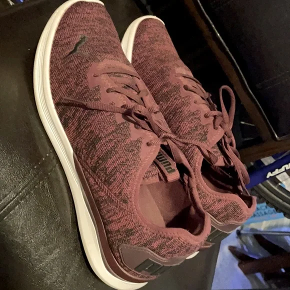 Puma - Picture 1 of 2